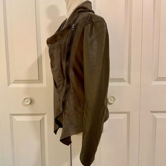 Blank NYC Grey Faux Leather Asymmetrical Zipper Cropped Jacket Medium - Picture 6 of 14